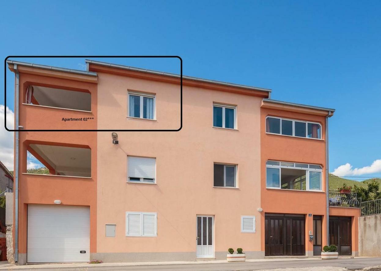 Apartmani Ujakovic Каштела Екстер'єр фото